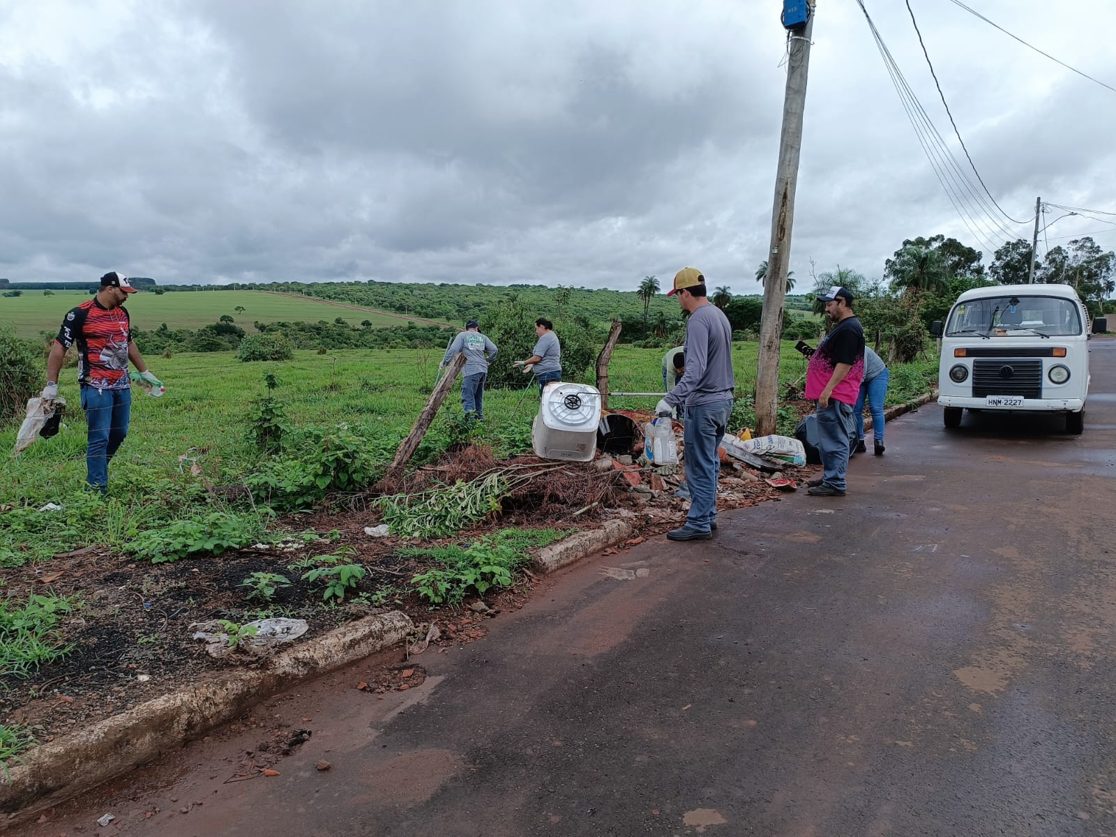 MUTIRÃO DE LIMPEZA CONTRA A DENGUE