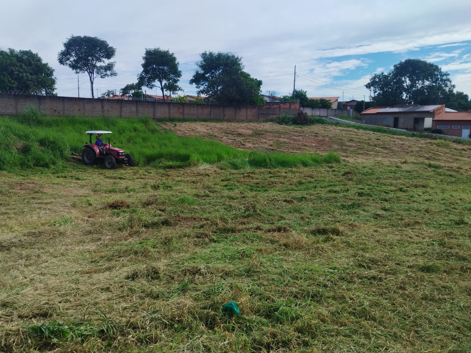 LIMPEZA EM ÁREAS URBANAS