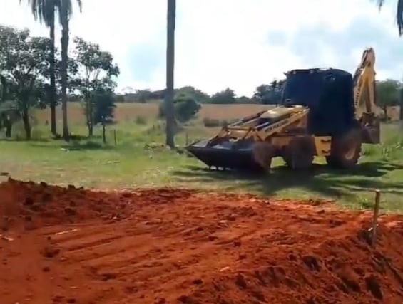 A Prefeitura de Cascalho Rico está trabalhando em todos os lugares na cidade e no campo