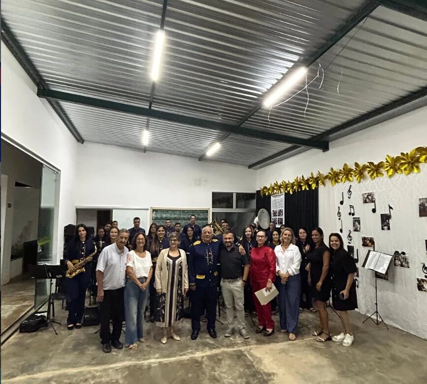 Noite Mineira com a História da Banda Alício Miranda